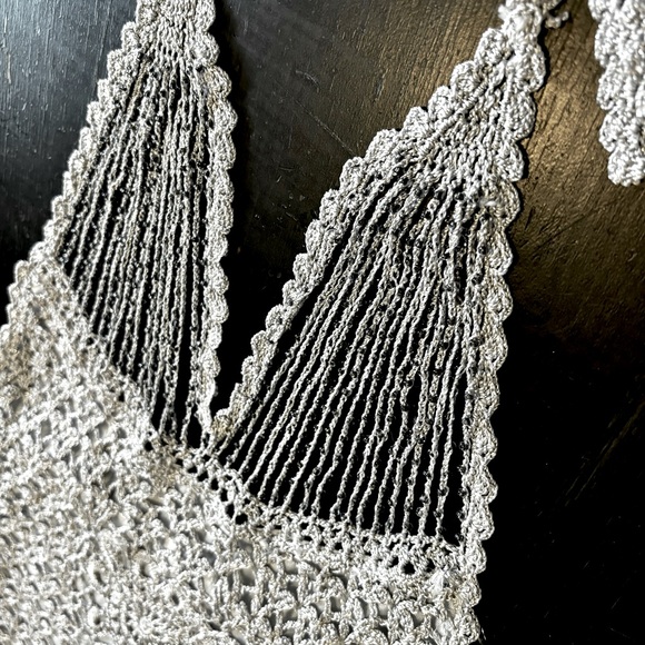 Ricki's Metallic Silver/Cream Lined Crocheted Halter Neck Style Top Size Small - Picture 10 of 16